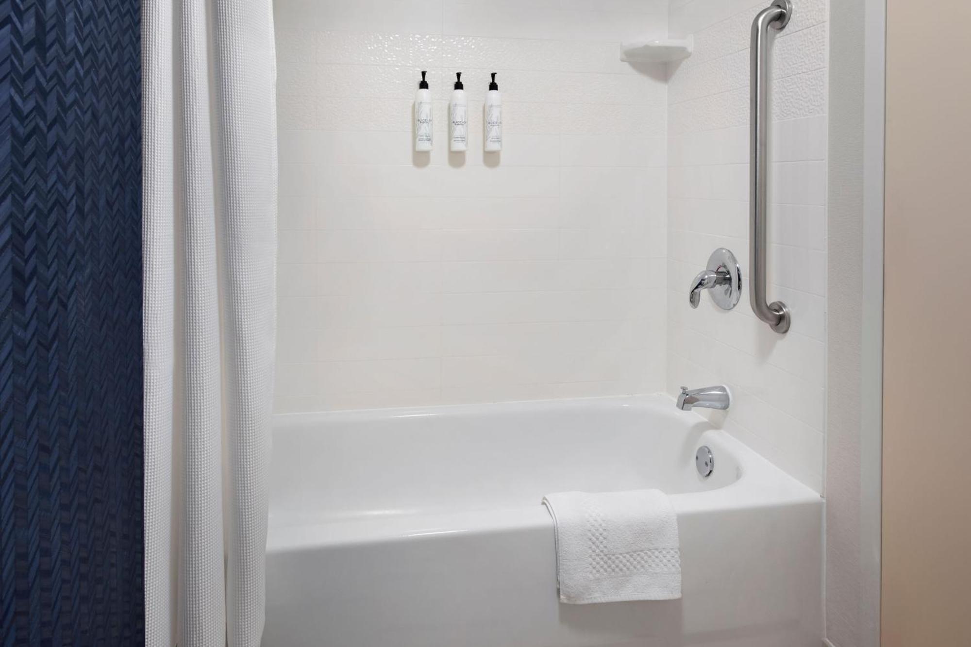 Fairfield By Marriott Inn & Suites Wallingford New Haven Екстер'єр фото