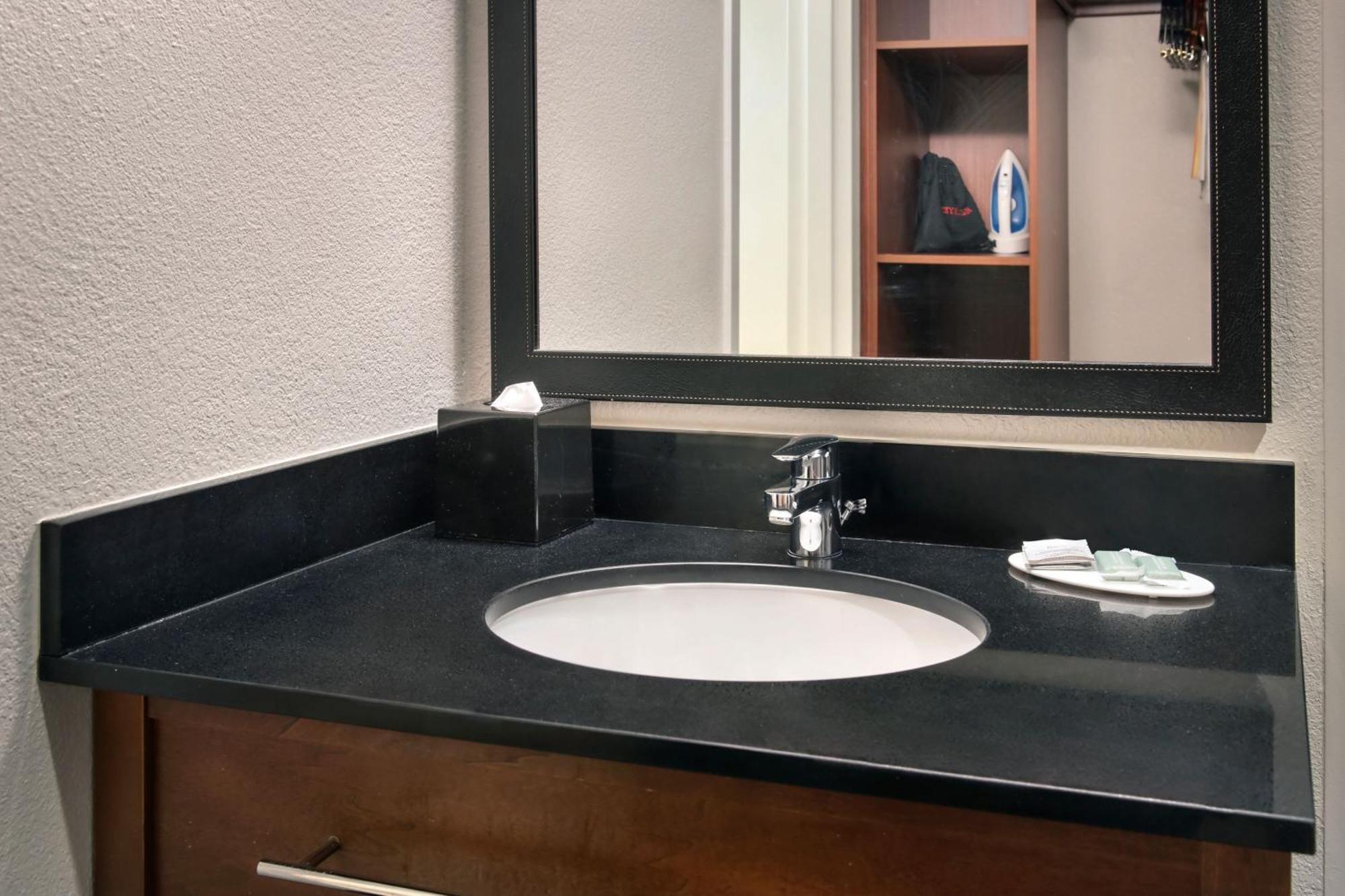 Fairfield By Marriott Inn & Suites Wallingford New Haven Екстер'єр фото