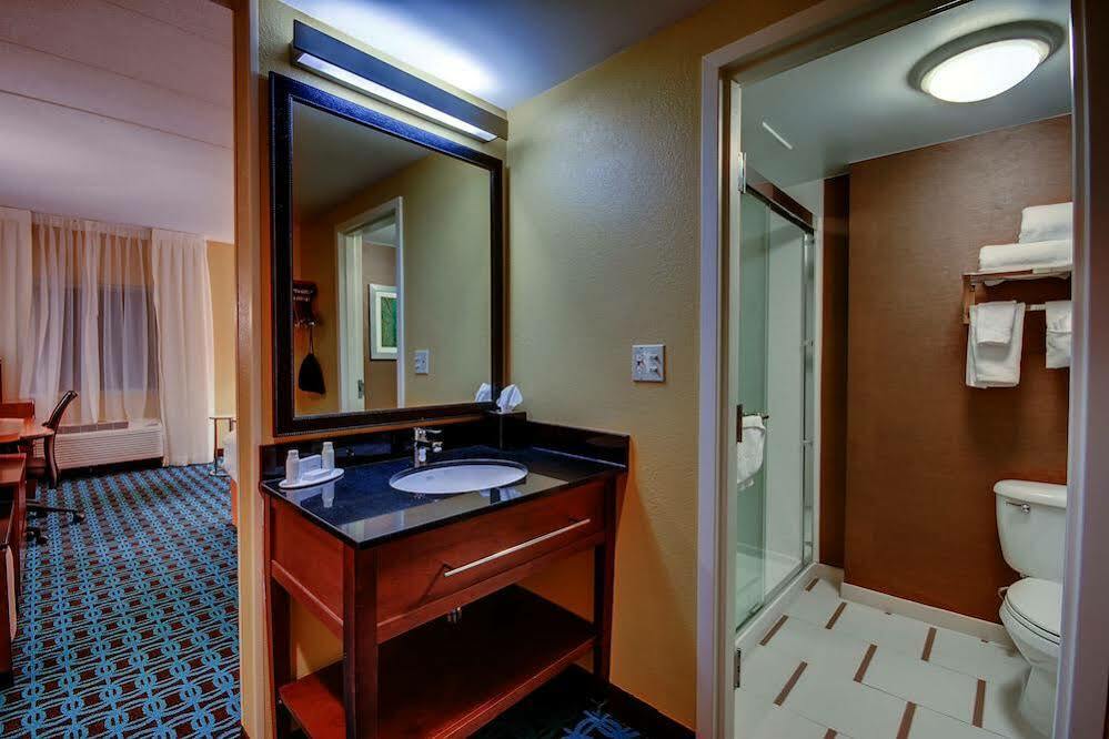 Fairfield By Marriott Inn & Suites Wallingford New Haven Екстер'єр фото